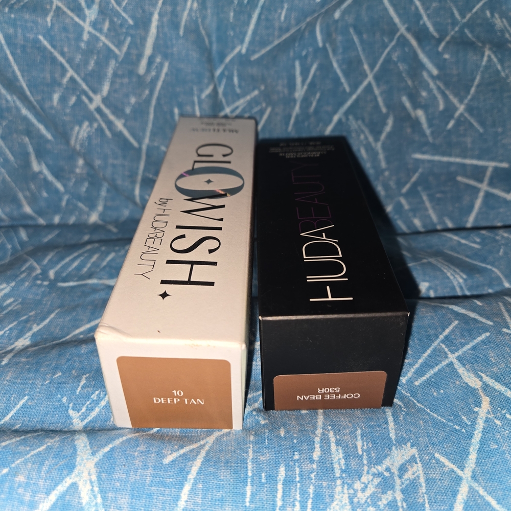Huda Beauty GloWish Deep Tan and Coffee Bean Foundation Set
